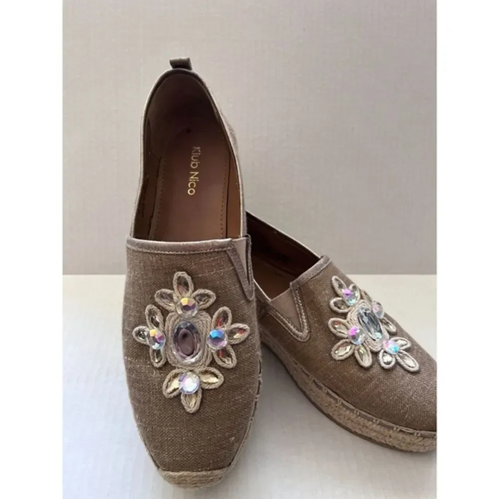 Klub Nico Women's Espadrille Tan Canvas w/ Metallic Thread Size 8